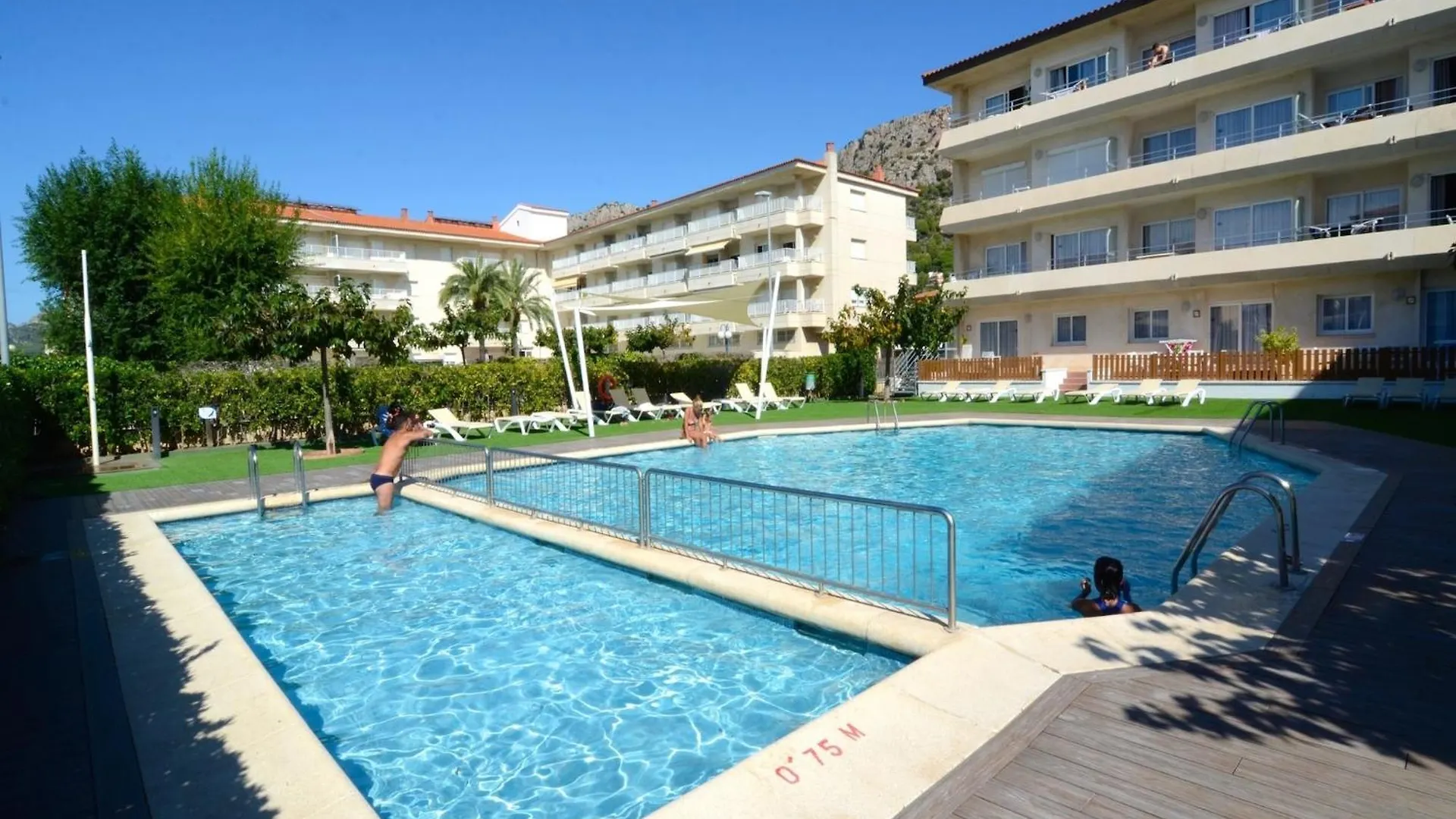 Festastar 406 Apartment レスタルティット