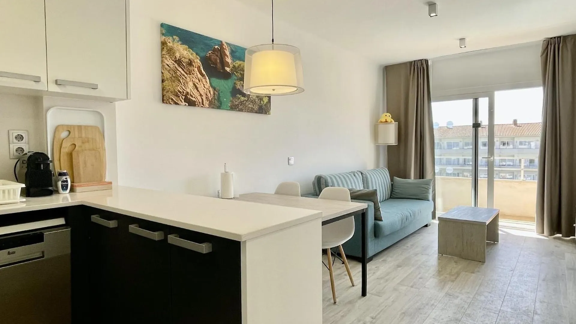 Festastar 406 Apartment レスタルティット